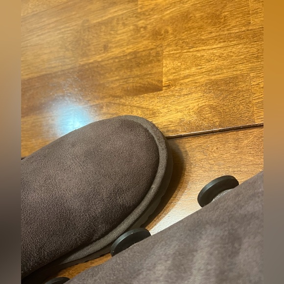 Tall UGG button boots size 8 with cleaning kit - Picture 14 of 14